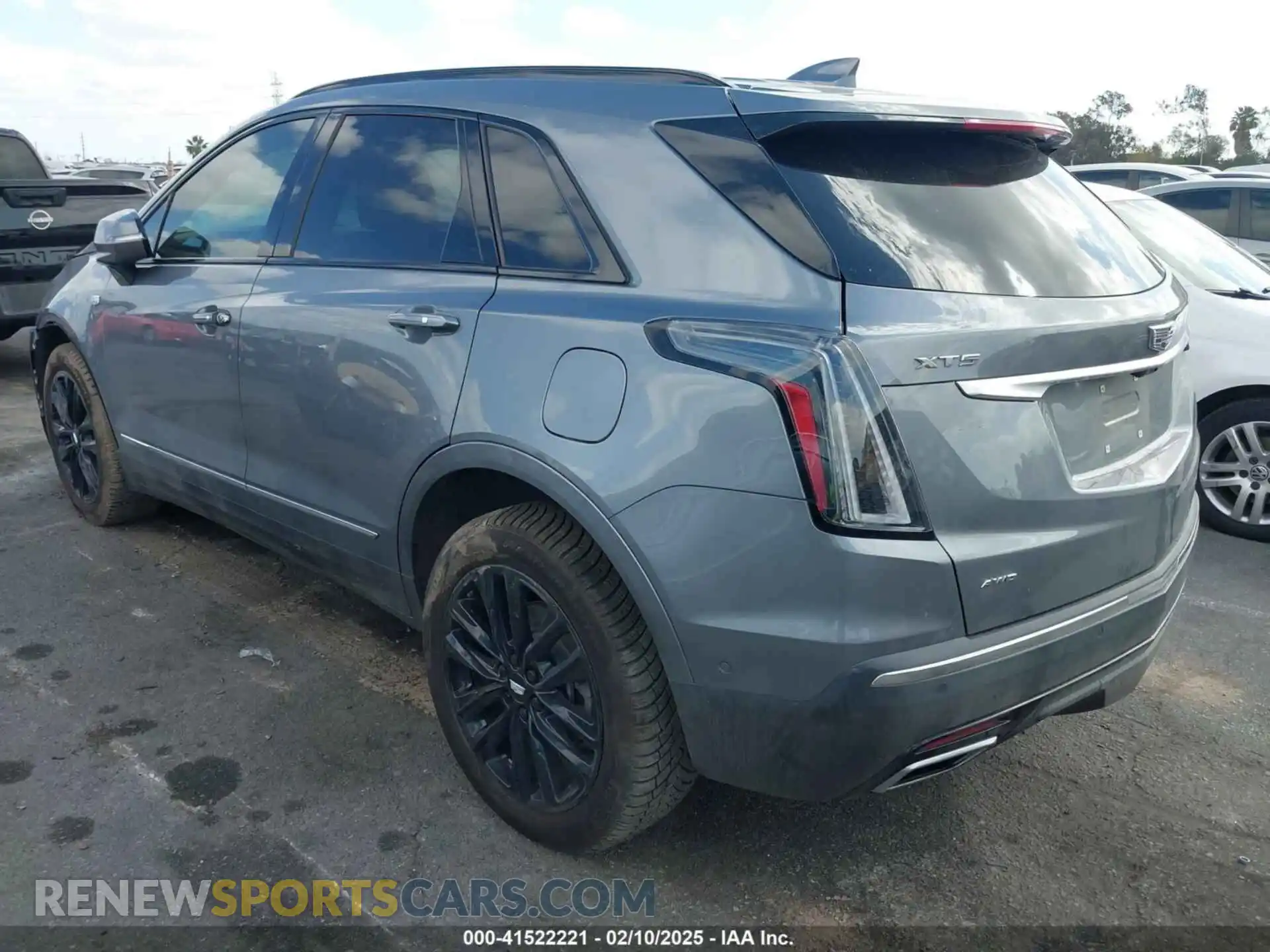 3 Photograph of a damaged car 1GYKNHRS5MZ205712 CADILLAC XT5 2021