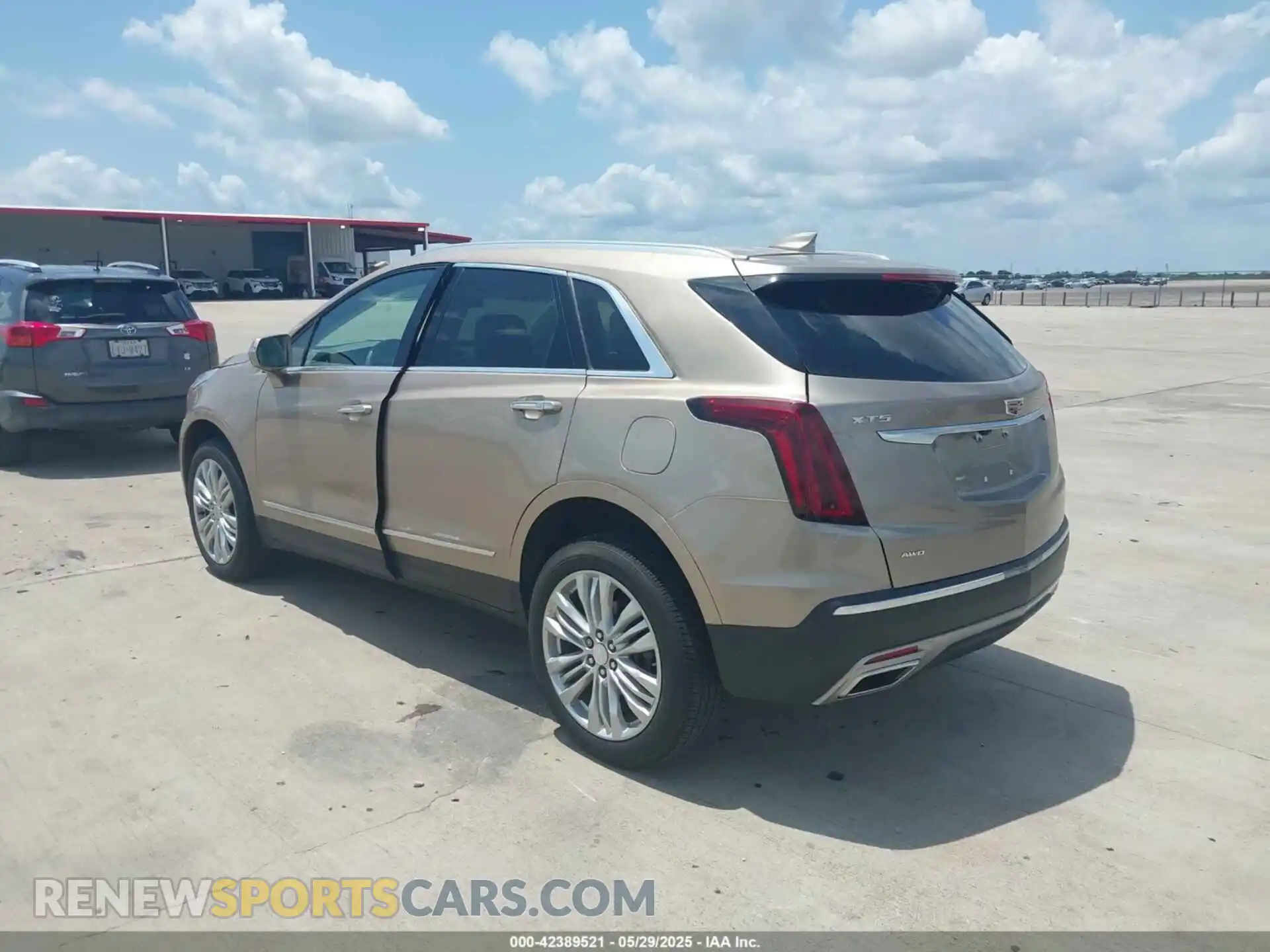 3 Photograph of a damaged car 1GYKNDRSXNZ112680 CADILLAC XT5 2022