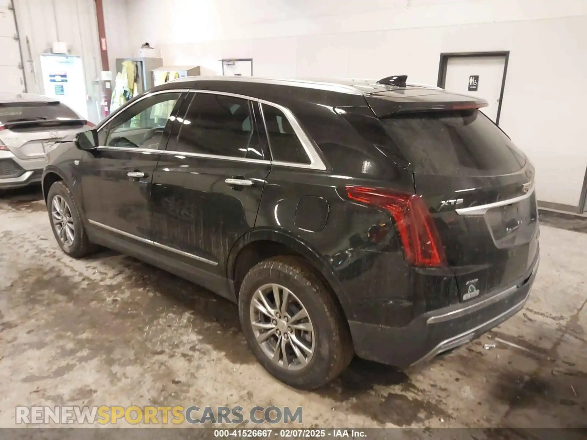 3 Photograph of a damaged car 1GYKNDR48PZ186751 CADILLAC XT5 2023