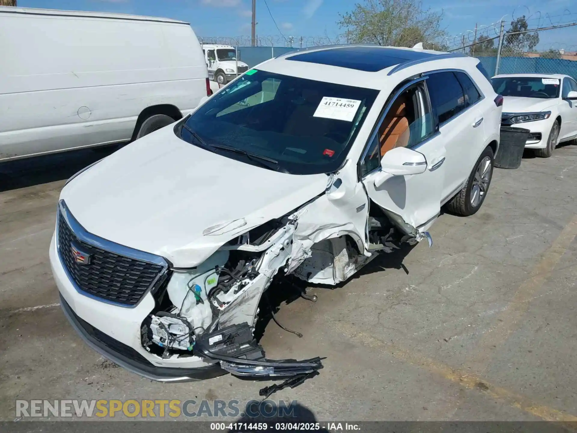 2 fotografías del automóvil dañado 1GYKNDRS4PZ195431 CADILLAC XT5 2023