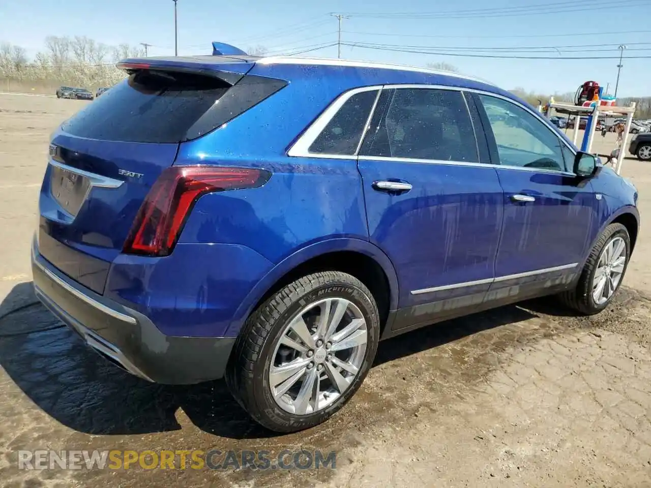 3 Photograph of a damaged car 1GYKNDR40RZ701938 CADILLAC XT5 2024