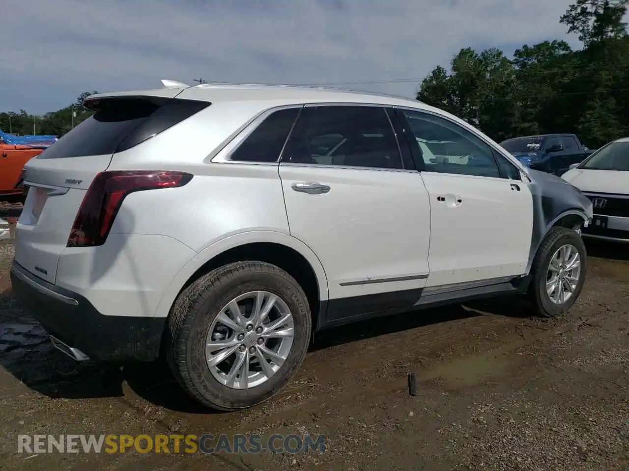 3 Фотография поврежденного автомобиля 1GYKNAR48SZ109529 CADILLAC XT5 2025