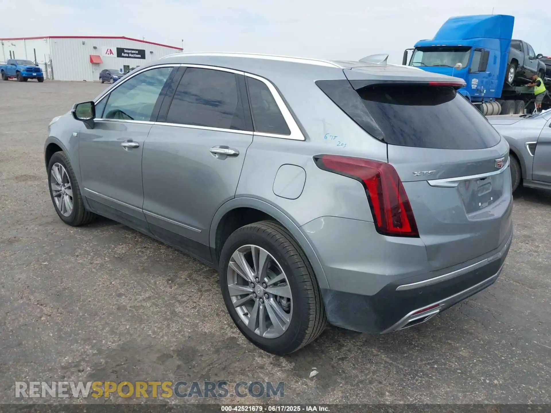 3 Фотография поврежденного автомобиля 1GYKNCRS7SZ119415 CADILLAC XT5 2025