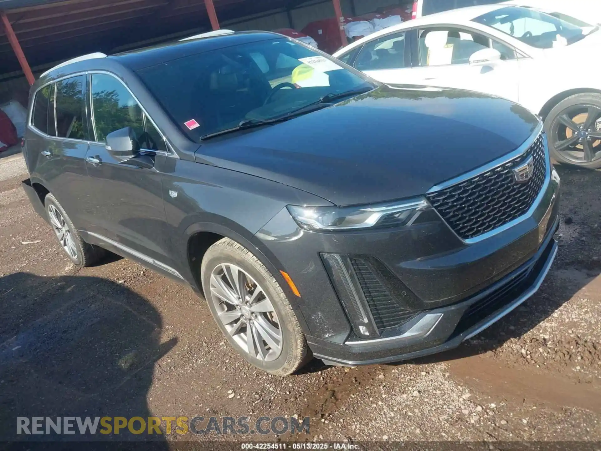 1 Photograph of a damaged car 1GYKPCRS0LZ206567 CADILLAC XT6 2020