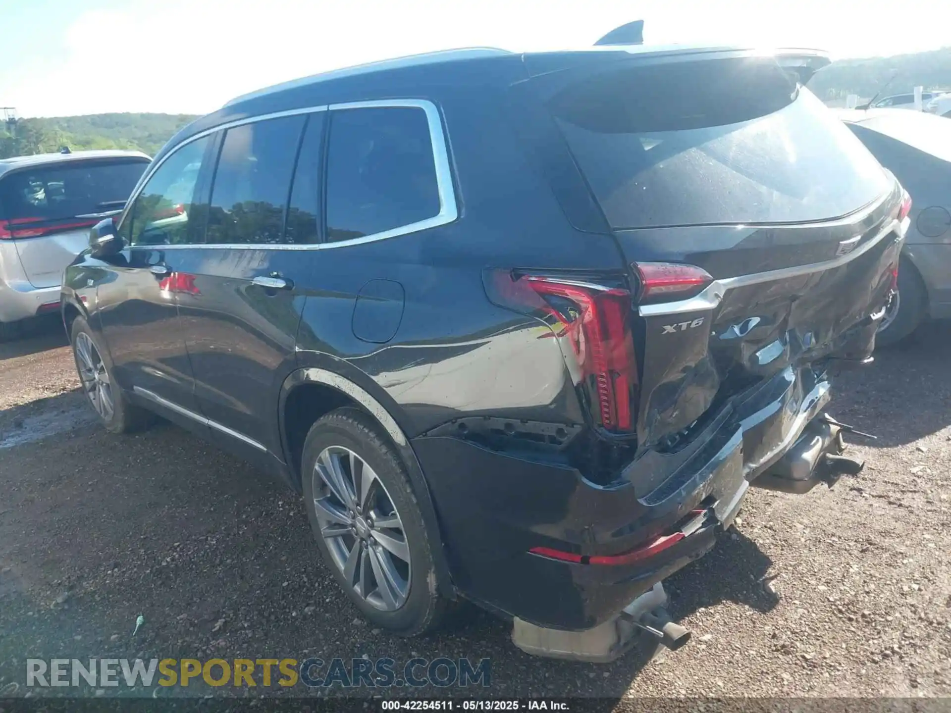3 Photograph of a damaged car 1GYKPCRS0LZ206567 CADILLAC XT6 2020