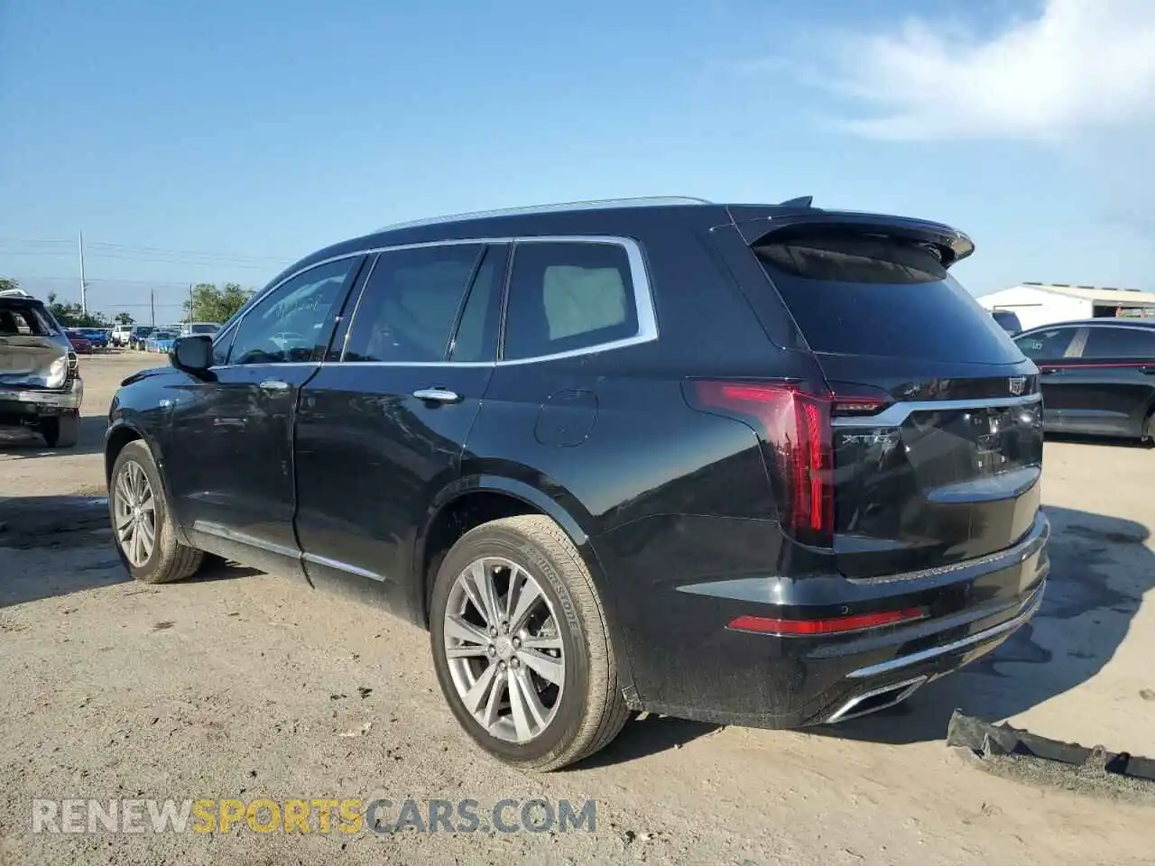 2 Photograph of a damaged car 1GYKPCRS3LZ124137 CADILLAC XT6 2020