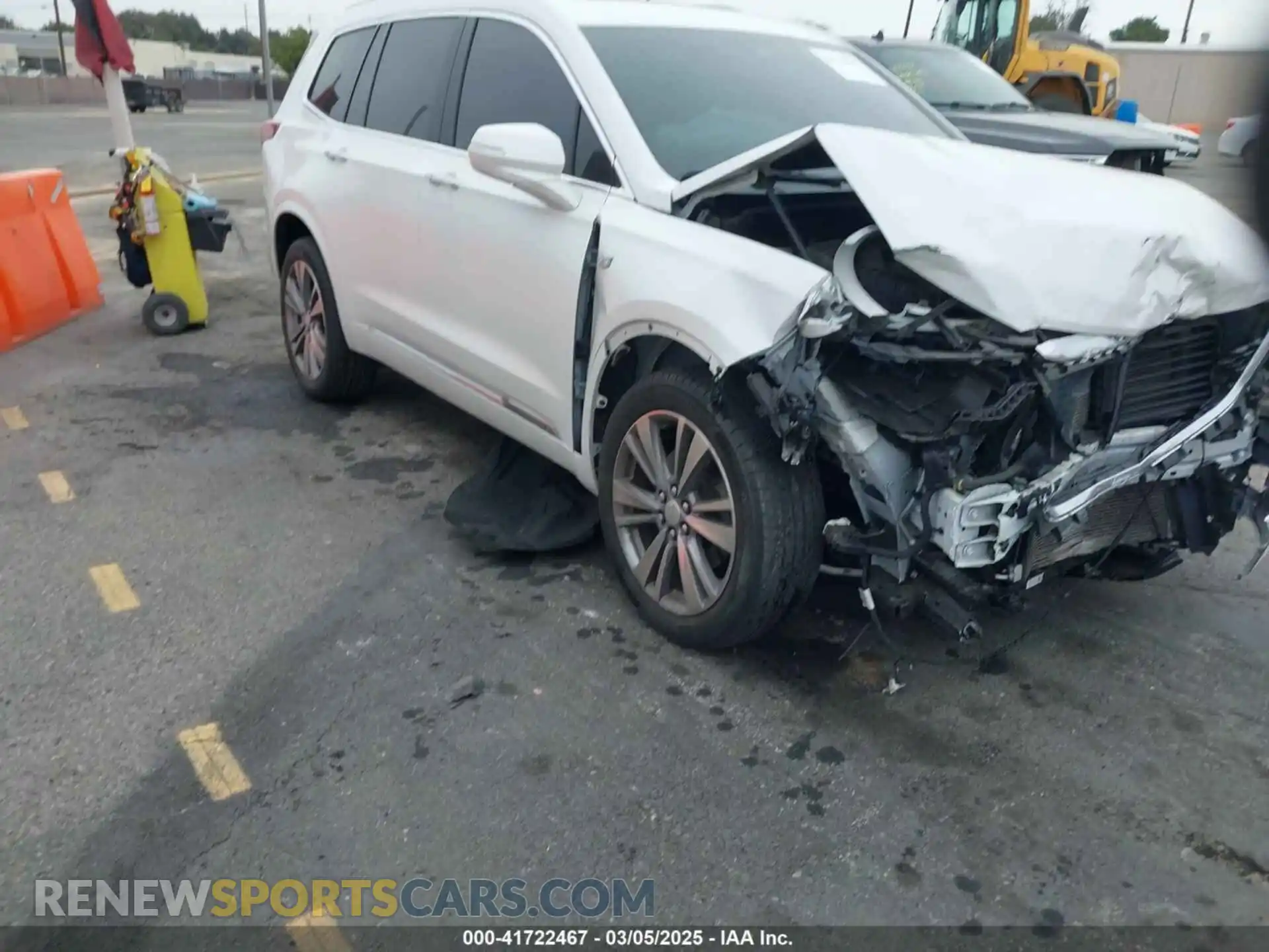 1 Photograph of a damaged car 1GYKPDRS3LZ197322 CADILLAC XT6 2020
