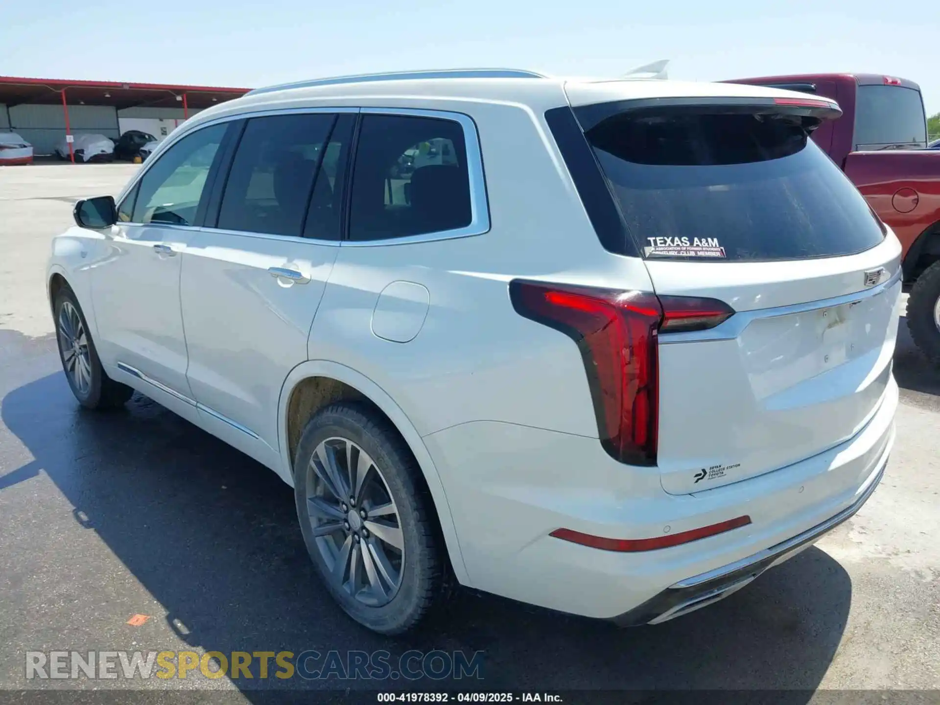 3 Photograph of a damaged car 1GYKPCRS2MZ151718 CADILLAC XT6 2021