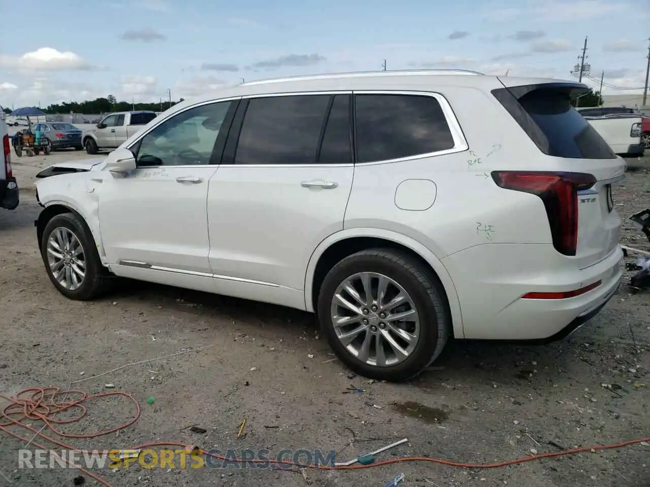 2 Photograph of a damaged car 1GYKPCRS5PZ120161 CADILLAC XT6 2023