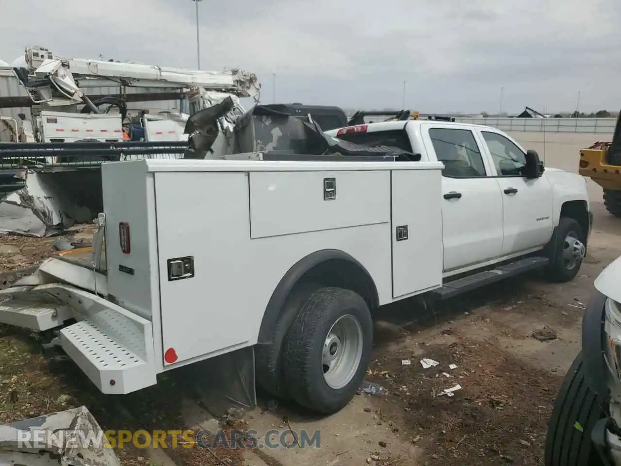 3 Photograph of a damaged car 1GC4KVCG3KF140156 CHEVROLET ALL Models 2019