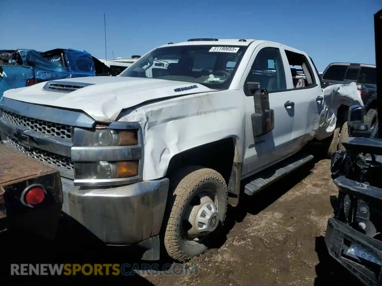 1 Photograph of a damaged car 1GC4KVCY1KF162214 CHEVROLET ALL Models 2019