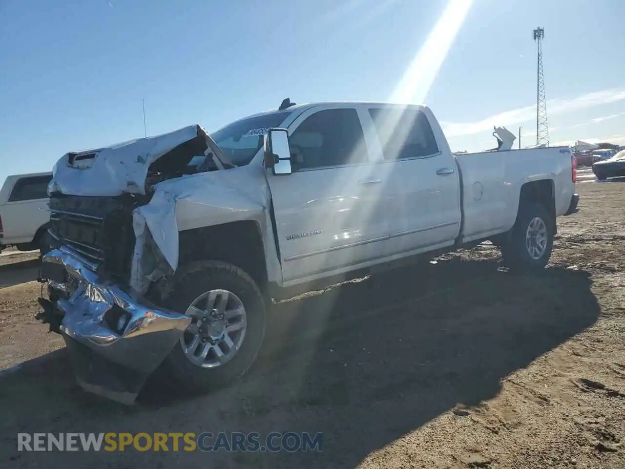 1 Photograph of a damaged car 1GC4KXCY0KF276409 CHEVROLET ALL Models 2019