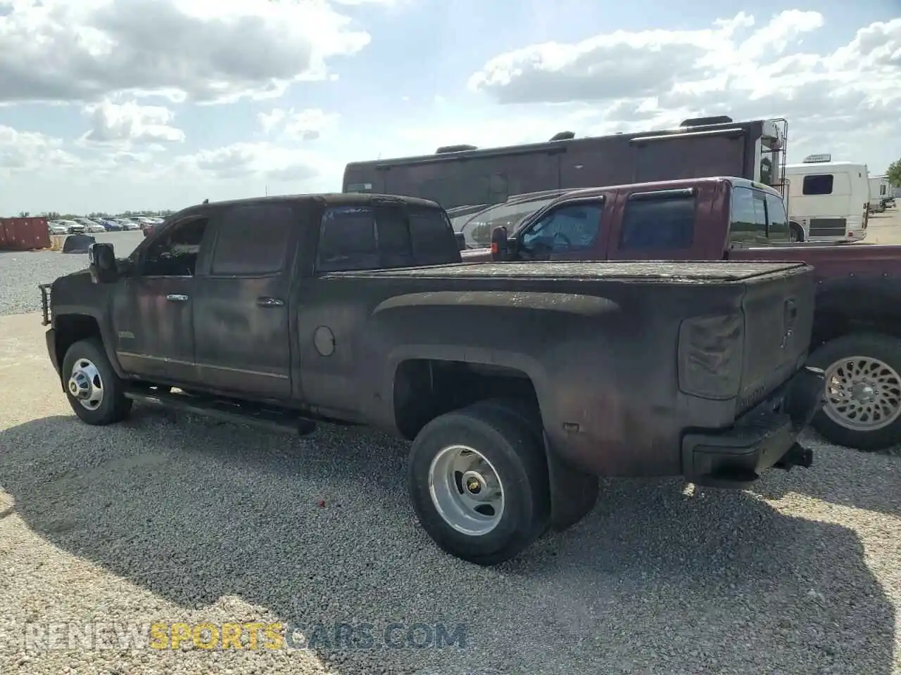 2 Photograph of a damaged car 1GC4KYEY7KF122010 CHEVROLET ALL Models 2019