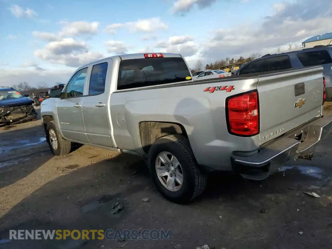 2 Photograph of a damaged car 2GCVKPEC0K1110761 CHEVROLET ALL Models 2019