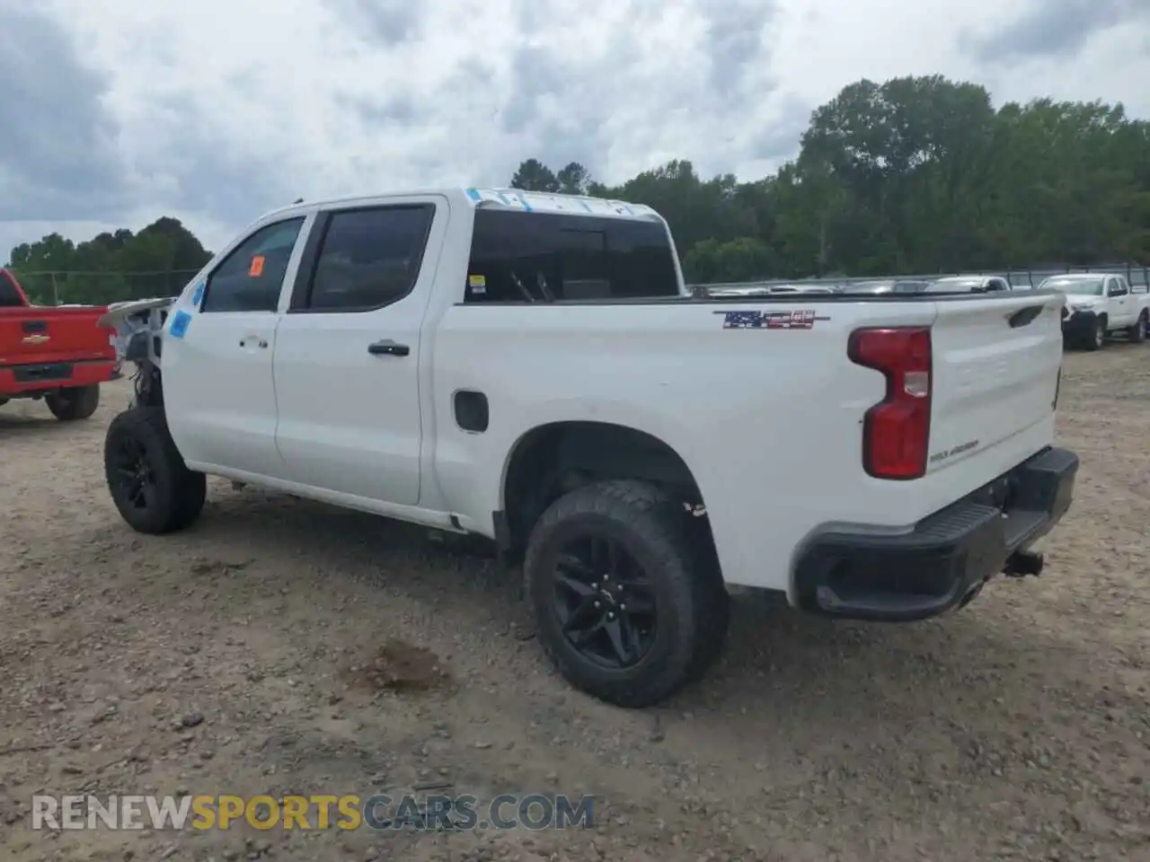2 Photograph of a damaged car 3GCPYFEDXKG264315 CHEVROLET ALL Models 2019