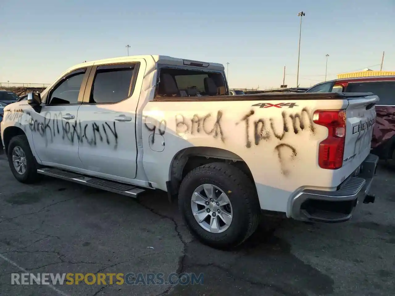 2 Photograph of a damaged car 3GCUYDED6KG105959 CHEVROLET ALL Models 2019