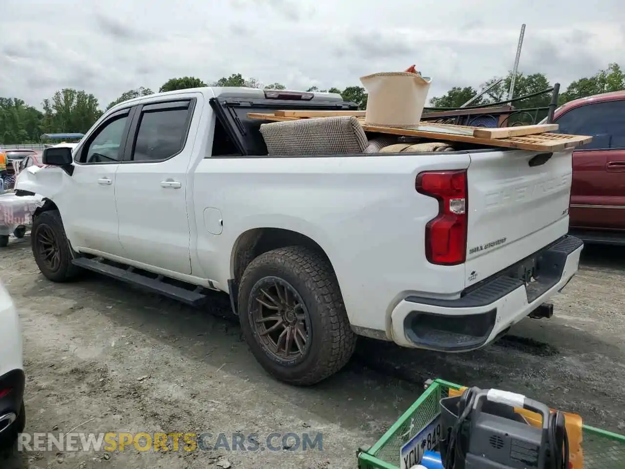 2 Photograph of a damaged car 3GCUYEEDXKG223633 CHEVROLET ALL Models 2019