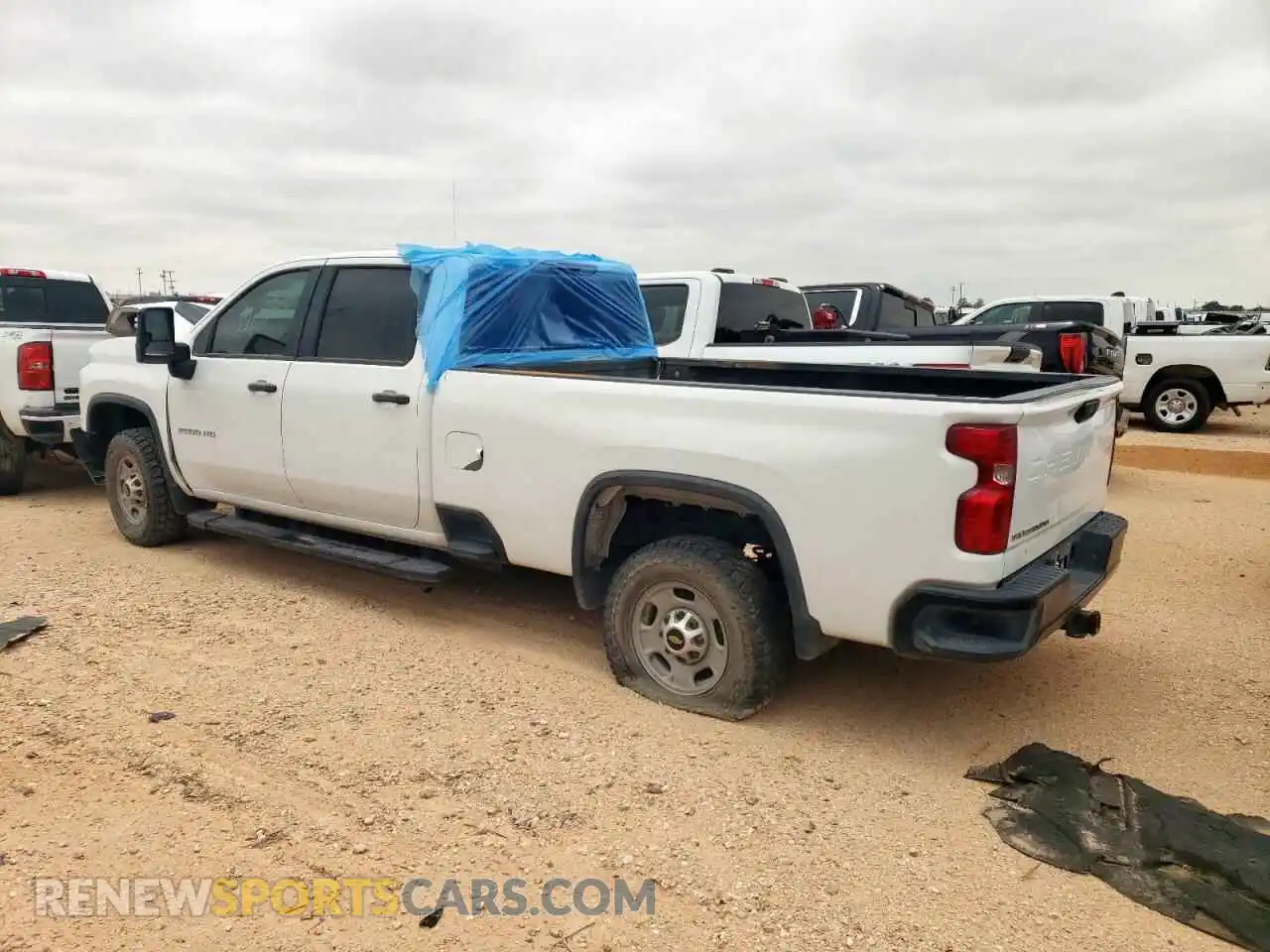 2 Фотография поврежденного автомобиля 1GC4YLE72LF217603 CHEVROLET ALL Models 2020