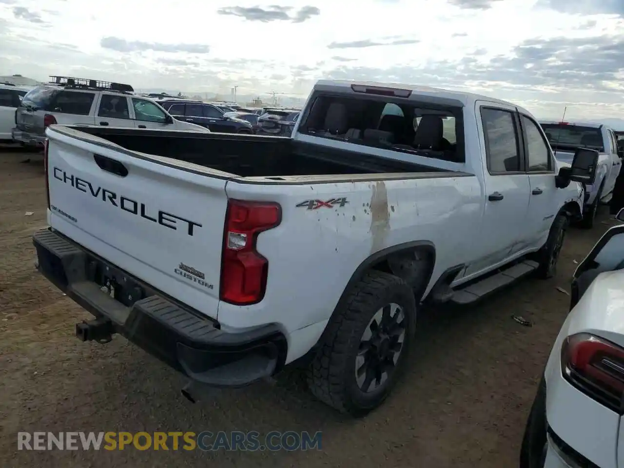 3 Photograph of a damaged car 1GC4YME71LF214990 CHEVROLET ALL Models 2020