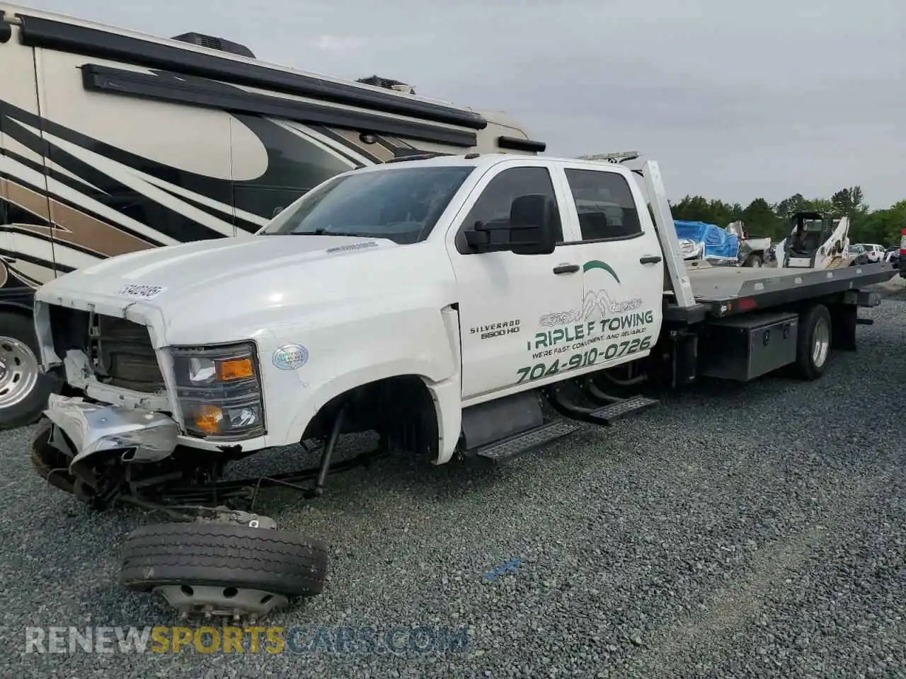 2 Photograph of a damaged car 1HTKHPVKXLH286176 CHEVROLET ALL Models 2020