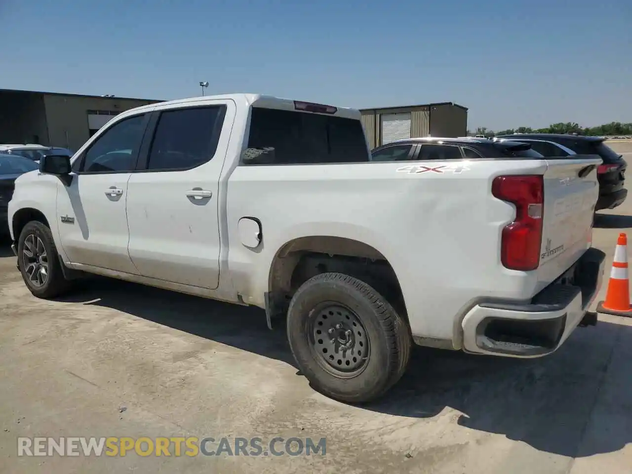 2 Photograph of a damaged car 3GCUYEED0LG402586 CHEVROLET ALL Models 2020