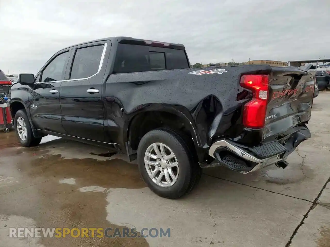 2 Photograph of a damaged car 3GCUYGED0LG362540 CHEVROLET ALL Models 2020