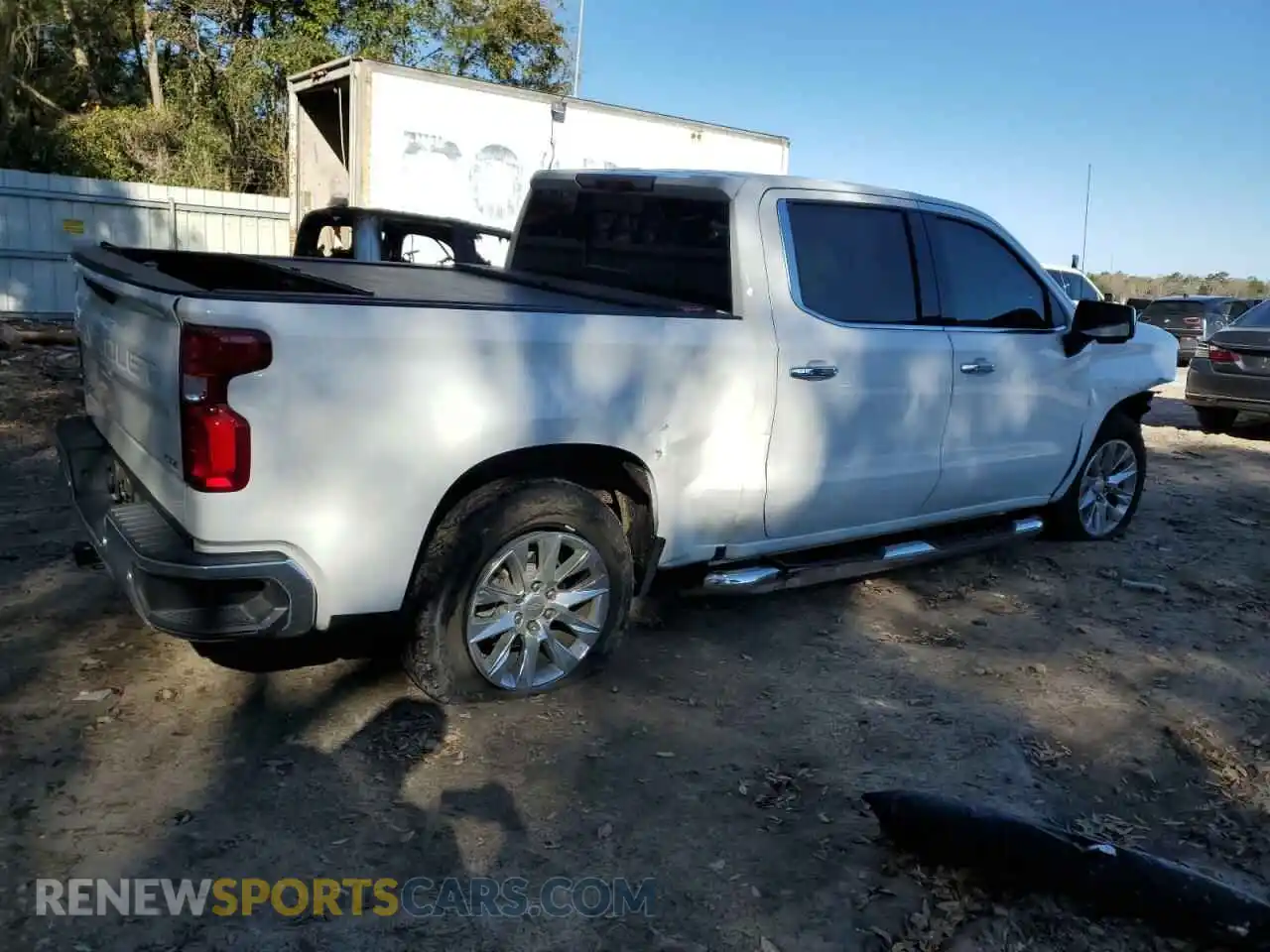 3 Photograph of a damaged car 3GCUYGED1LG366550 CHEVROLET ALL Models 2020