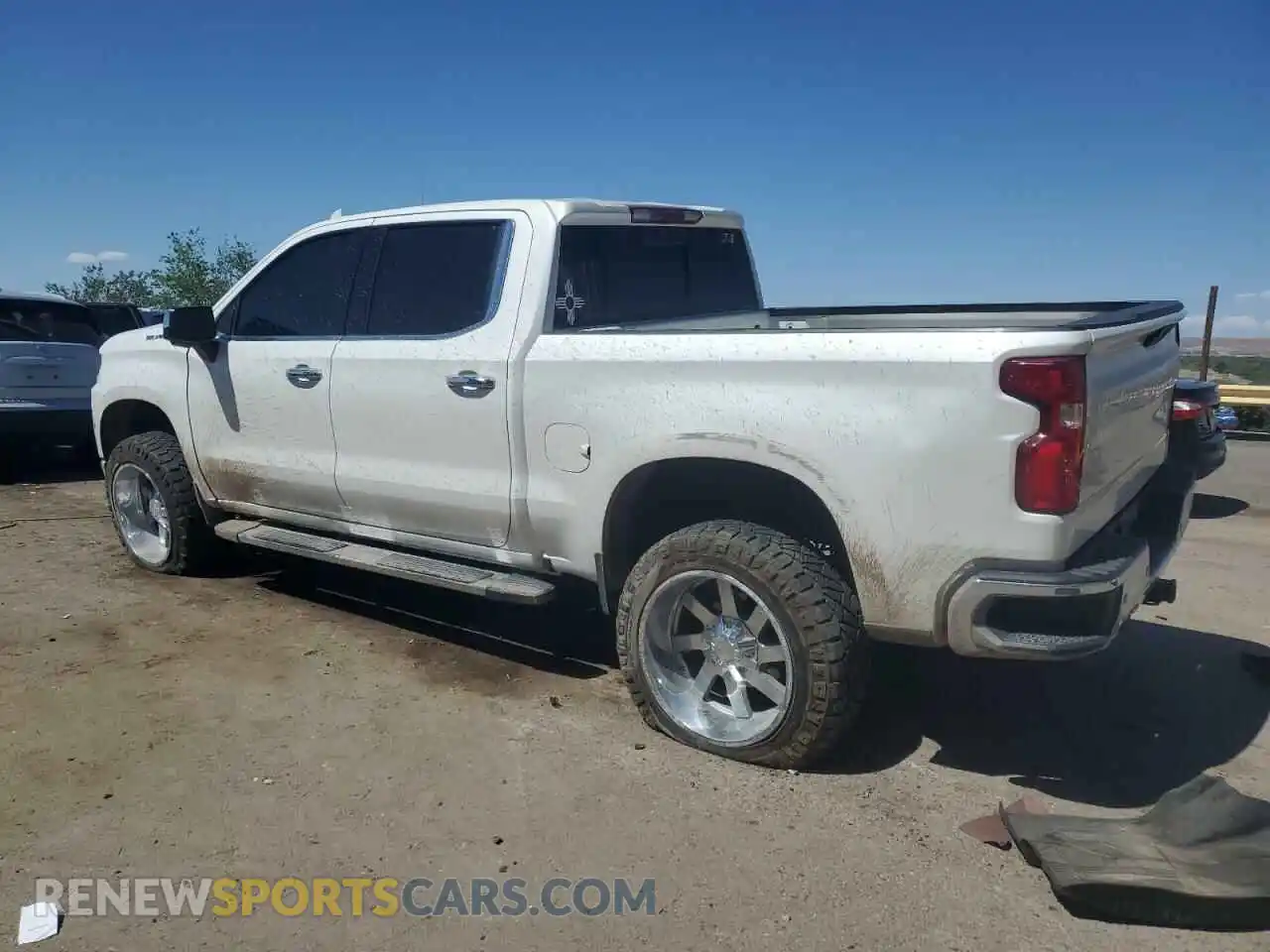 2 fotografías del automóvil dañado 3GCUYGEL5LG129244 CHEVROLET ALL Models 2020