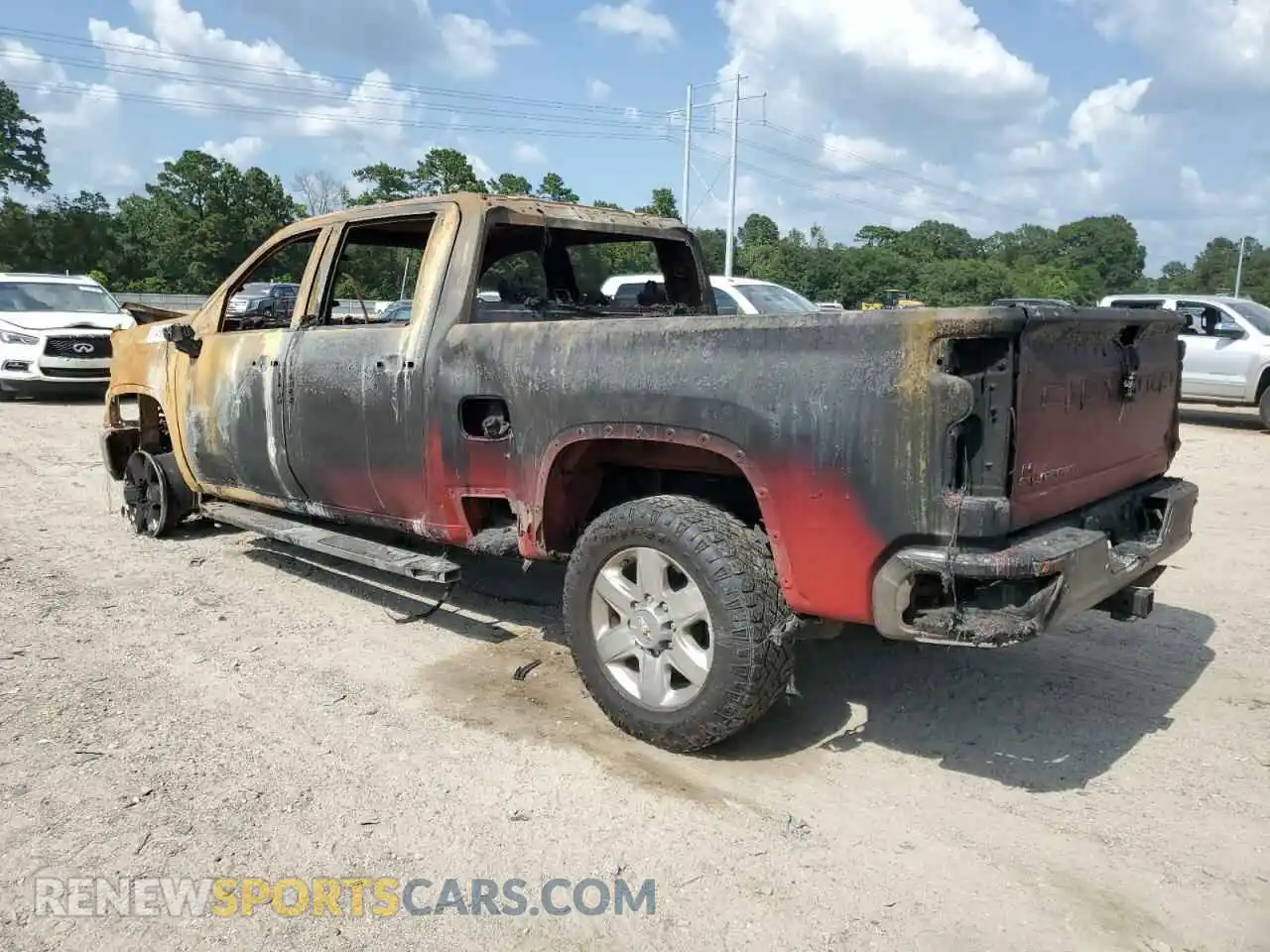 2 Photograph of a damaged car 1GC4YPE73MF254605 CHEVROLET ALL Models 2021