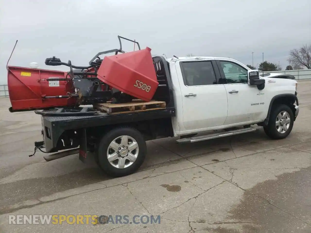 3 Photograph of a damaged car 1GC4YPE75MF291168 CHEVROLET ALL Models 2021