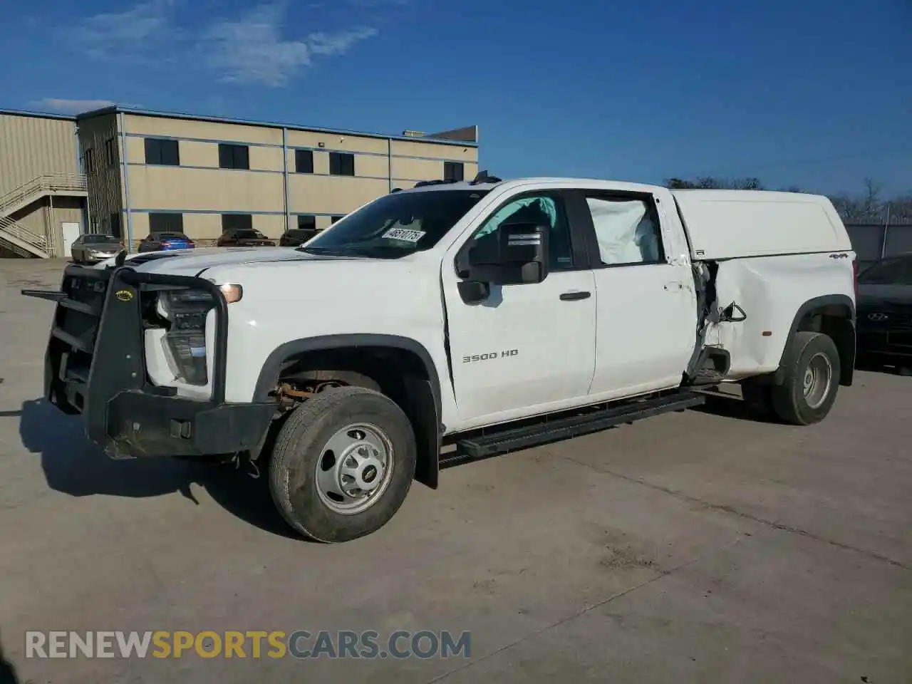 1 Photograph of a damaged car 1GC4YSEY1MF133132 CHEVROLET ALL Models 2021