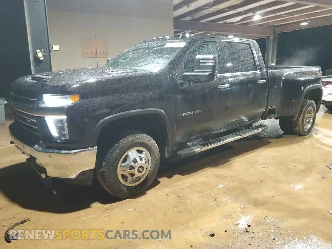 1 Photograph of a damaged car 1GC4YUEYXMF245603 CHEVROLET ALL Models 2021