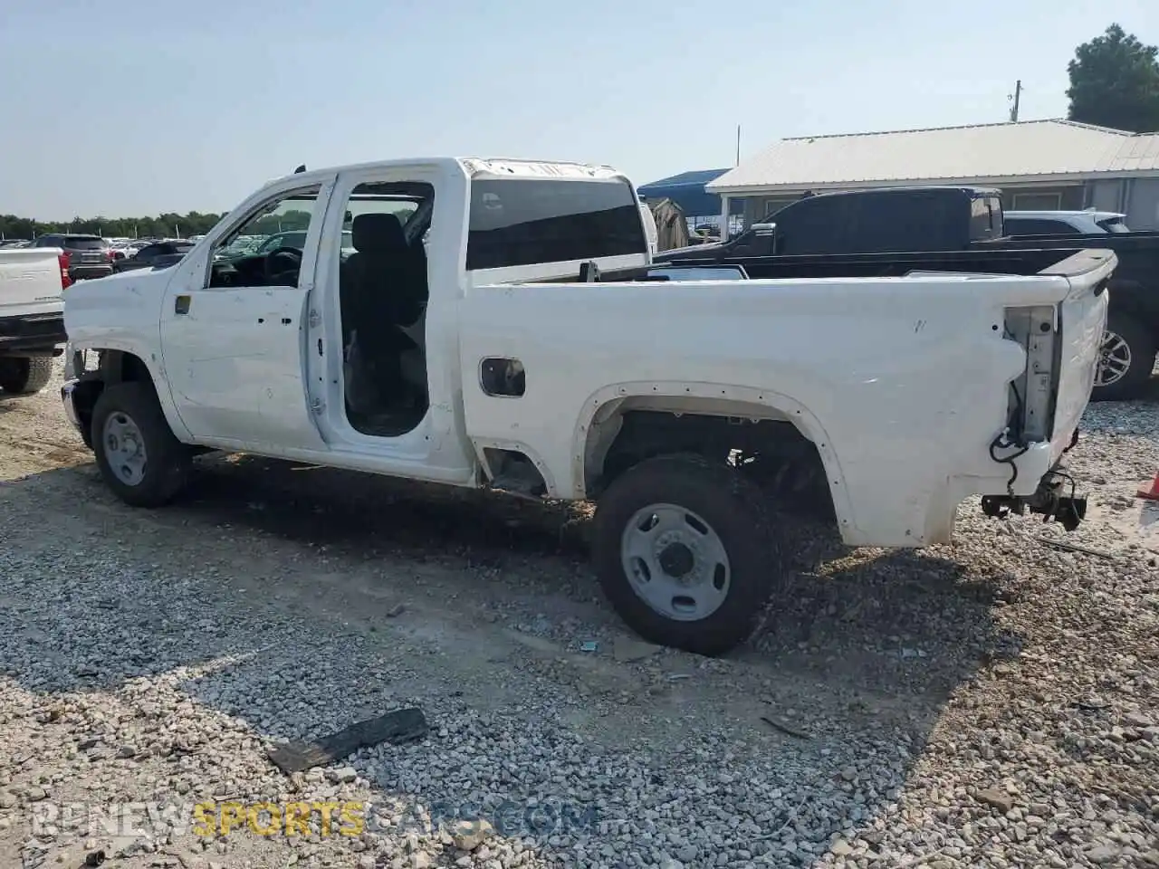 2 Photograph of a damaged car 1GC5YLE72MF300096 CHEVROLET ALL Models 2021