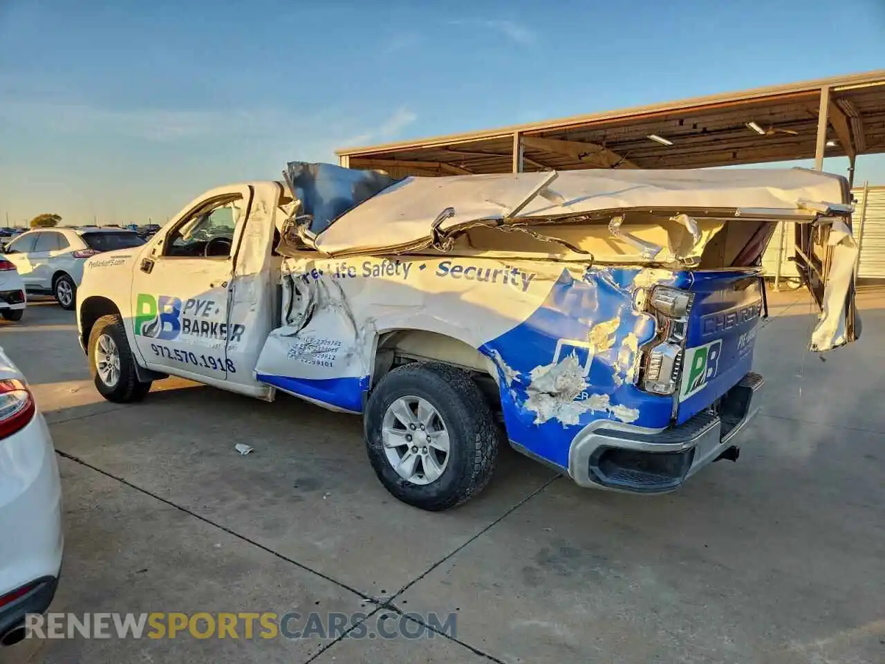 2 Photograph of a damaged car 3GCNWAEF9MG268327 CHEVROLET ALL Models 2021