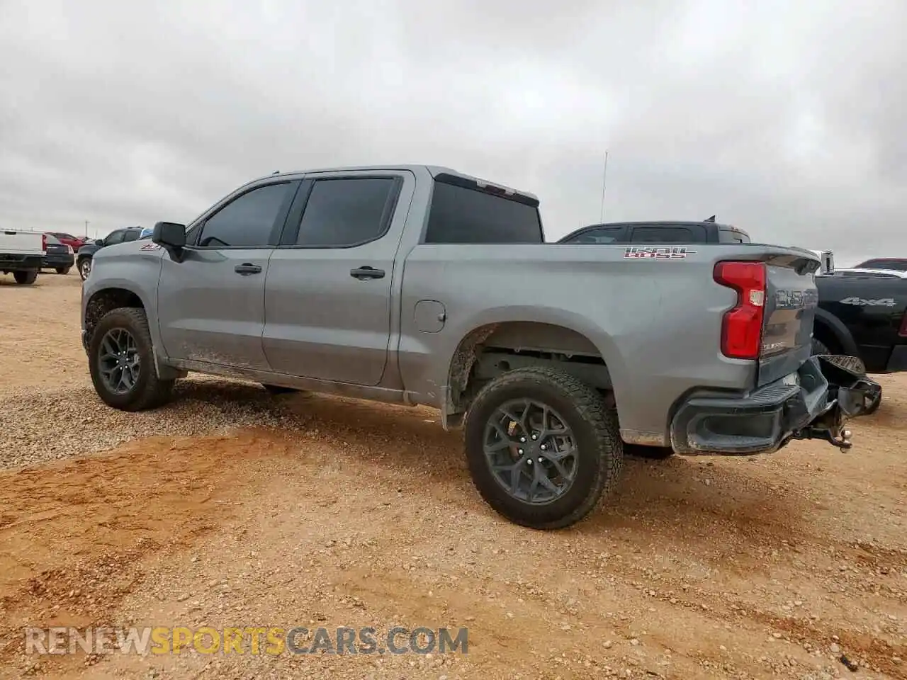 2 fotografías del automóvil dañado 3GCPYCEF3MG108779 CHEVROLET ALL Models 2021