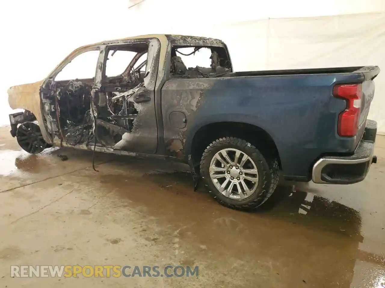 2 Photograph of a damaged car 3GCUYDEDXMG381953 CHEVROLET ALL Models 2021
