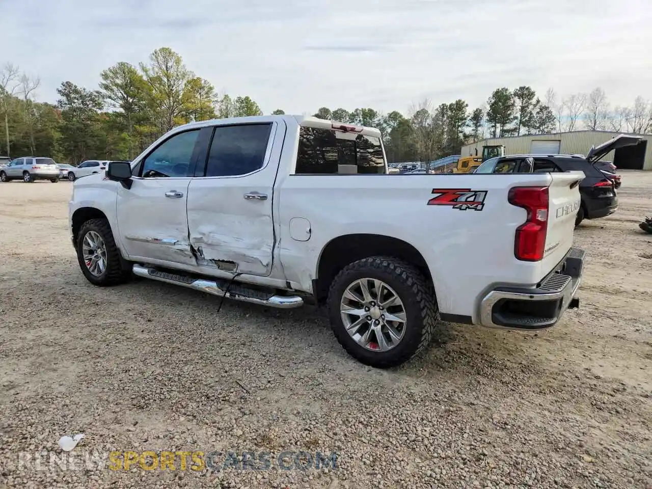 2 Photograph of a damaged car 3GCUYGET8MG138327 CHEVROLET ALL Models 2021