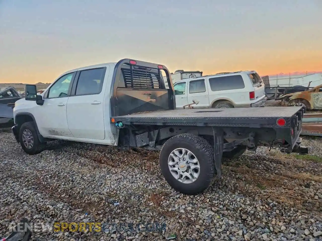 2 Photograph of a damaged car 1GC1YNEY3NF294670 CHEVROLET ALL Models 2022