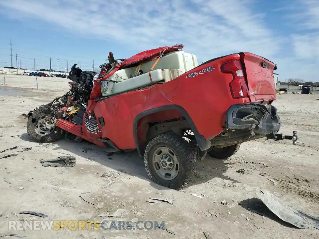 2 Photograph of a damaged car 1GC2YLE7XNF182674 CHEVROLET ALL Models 2022