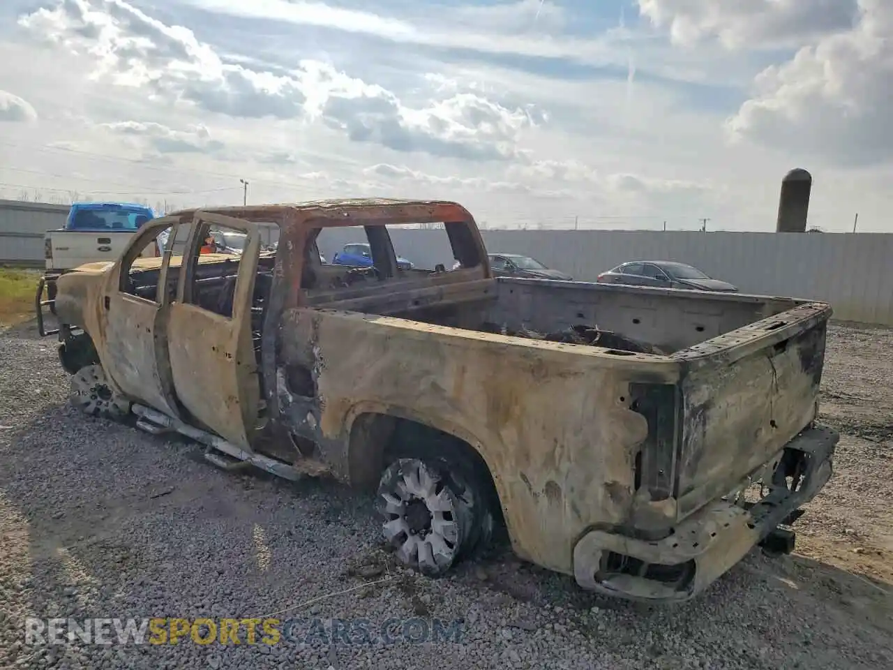 2 Photograph of a damaged car 1GC4YME70NF155210 CHEVROLET ALL Models 2022