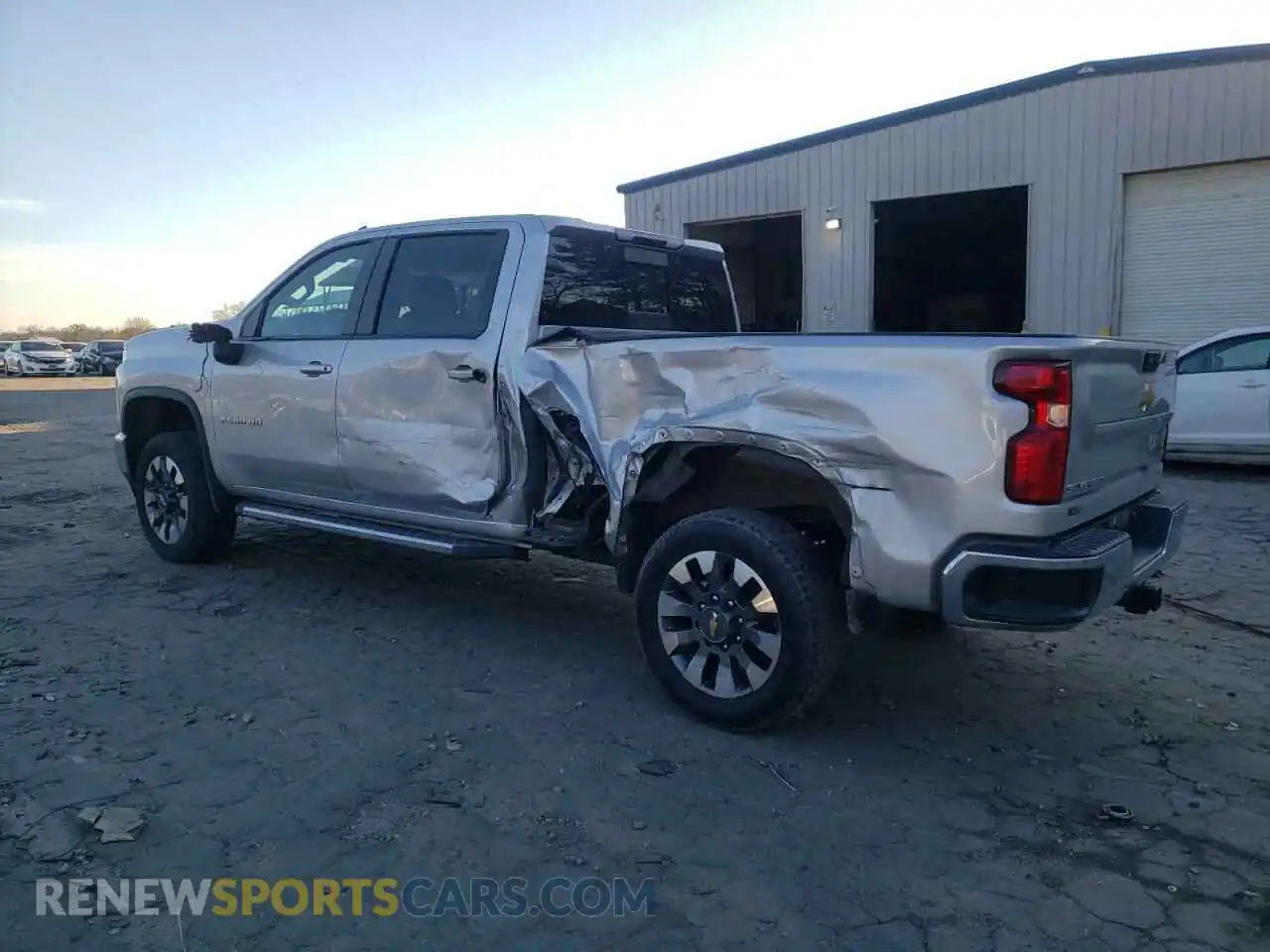 2 Photograph of a damaged car 1GC4YNE75NF155807 CHEVROLET ALL Models 2022