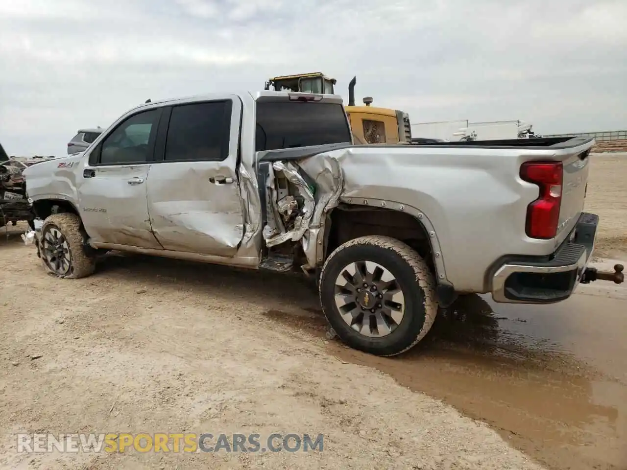 2 Photograph of a damaged car 1GC4YNEY6NF120332 CHEVROLET ALL Models 2022