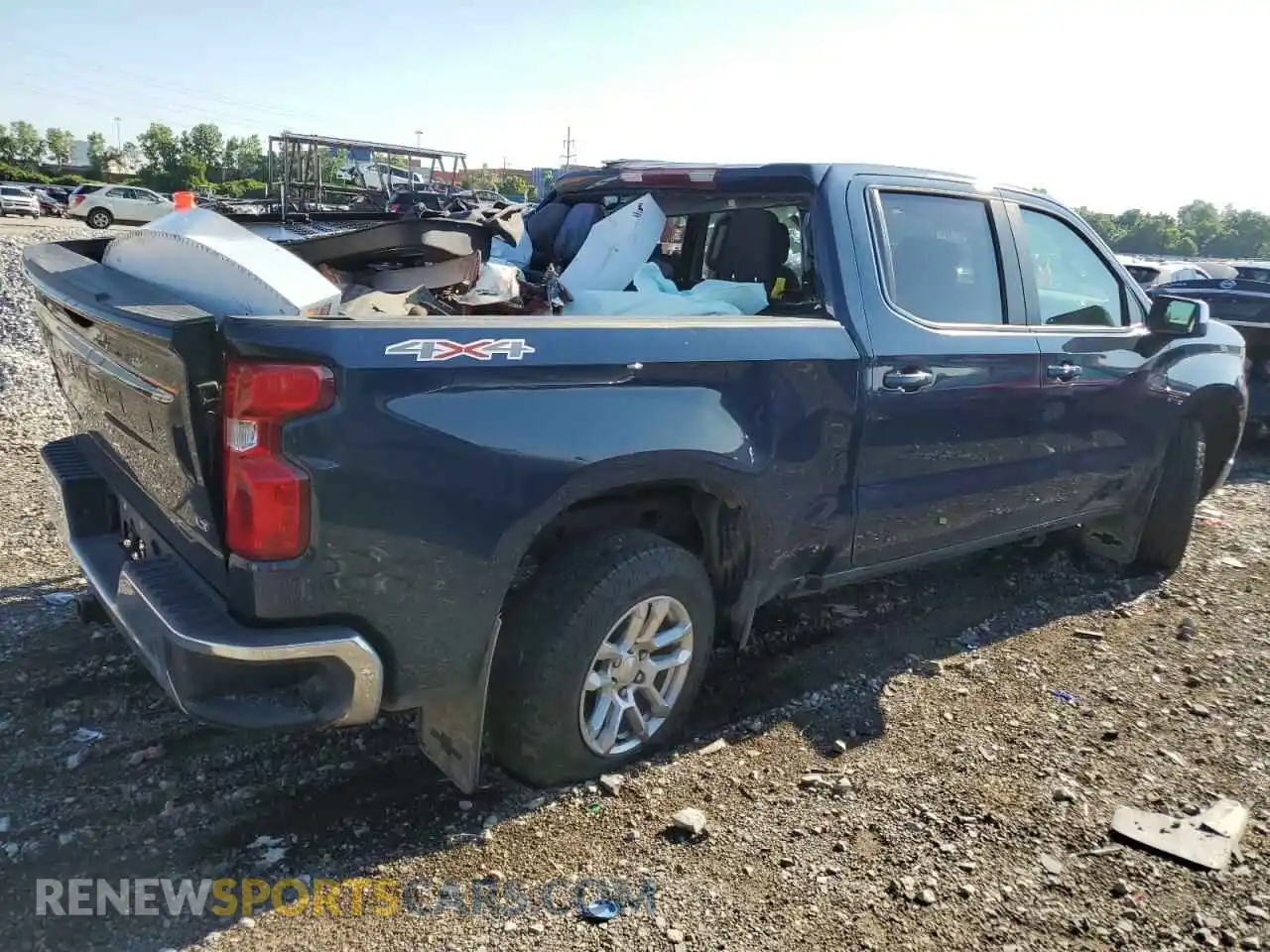 3 Фотография поврежденного автомобиля 2GCUDDED4N1503017 CHEVROLET ALL Models 2022