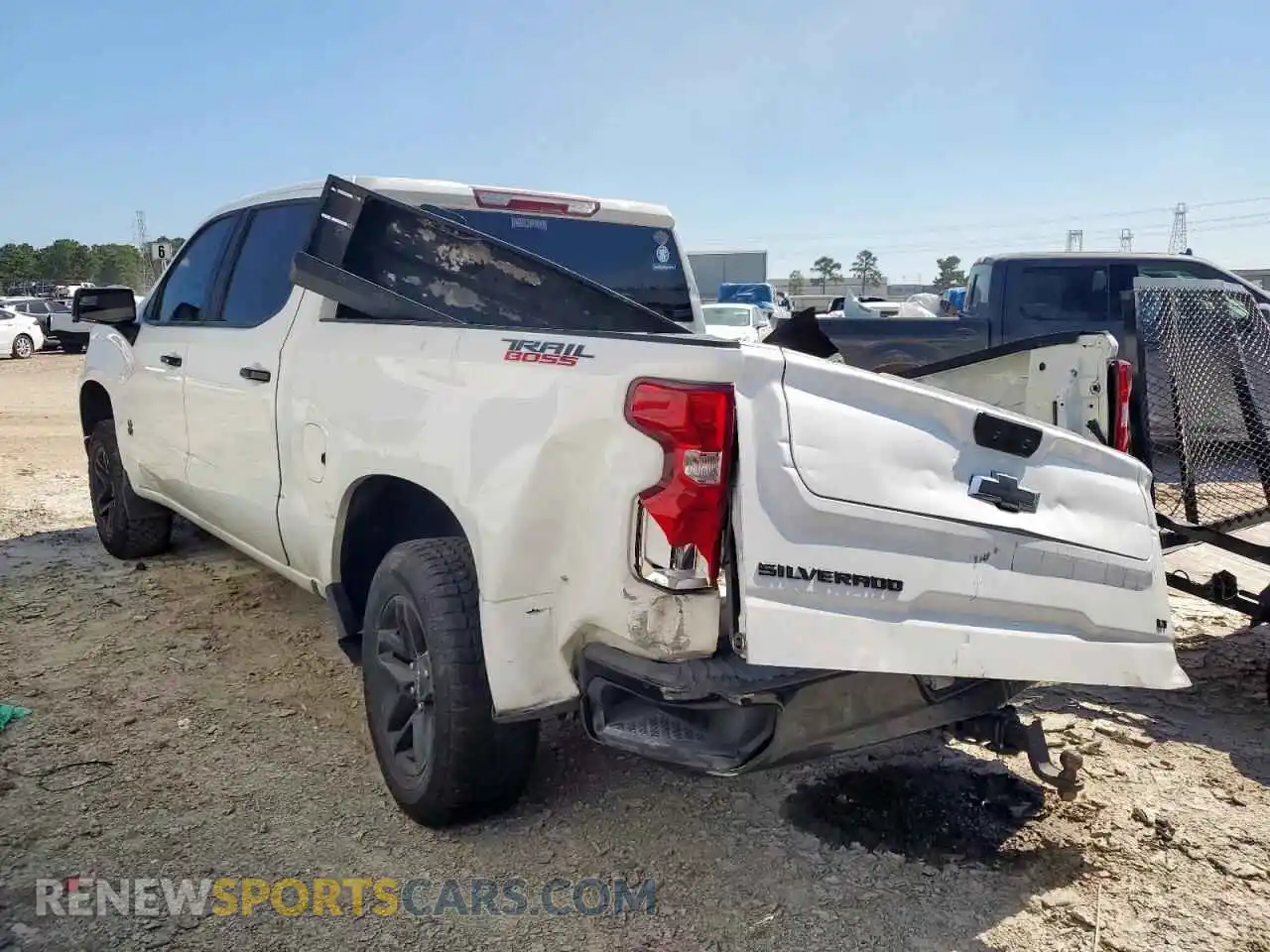 2 Photograph of a damaged car 3GCPDFEK0NG517141 CHEVROLET ALL Models 2022