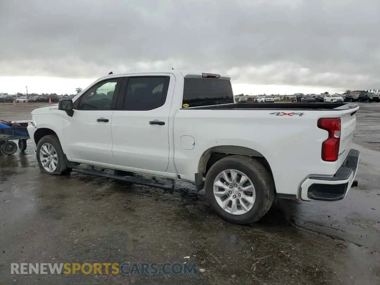 2 fotografías del automóvil dañado 3GCPYBEKXNG112868 CHEVROLET All Models 2022