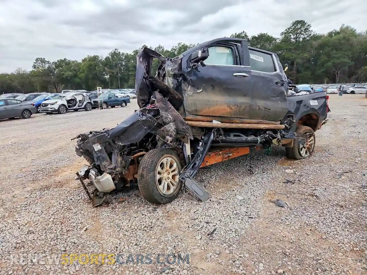 1 Photograph of a damaged car 3GCUDGET3NG676754 CHEVROLET ALL Models 2022