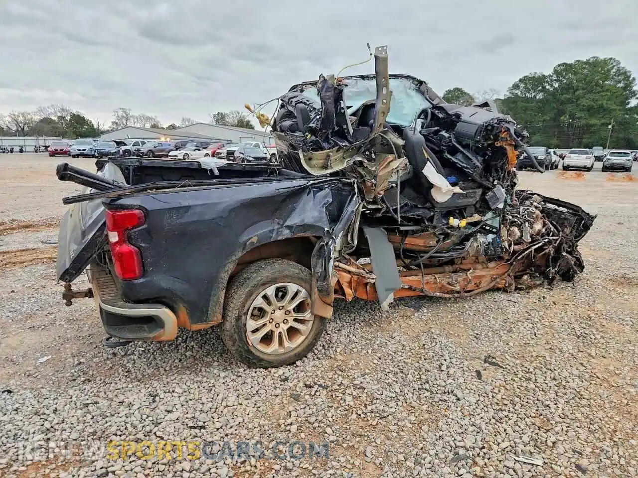 3 Photograph of a damaged car 3GCUDGET3NG676754 CHEVROLET ALL Models 2022