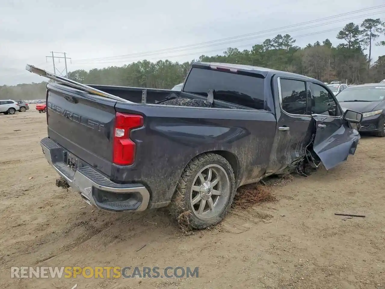 3 Photograph of a damaged car 3GCUDGET8NG659464 CHEVROLET ALL Models 2022