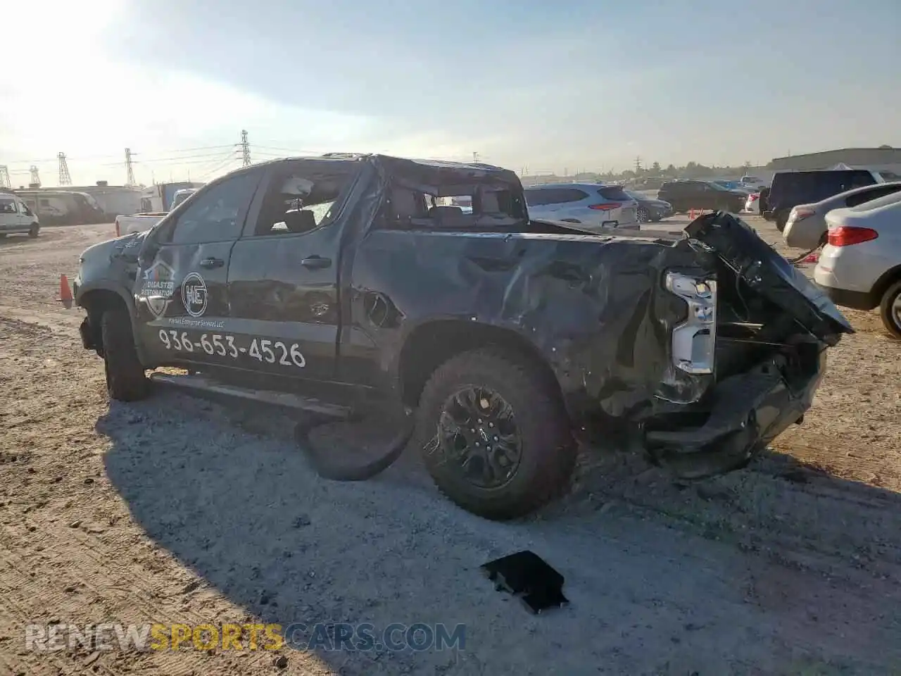 2 Photograph of a damaged car 3GCUDHEL6NG656651 CHEVROLET ALL Models 2022