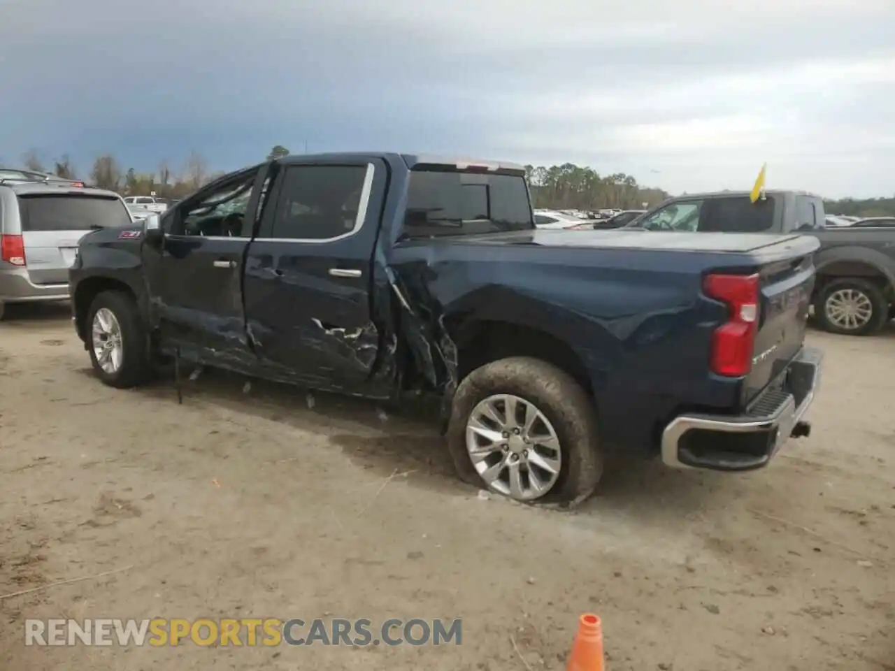 2 Photograph of a damaged car 3GCUYGED6NG112805 CHEVROLET ALL Models 2022
